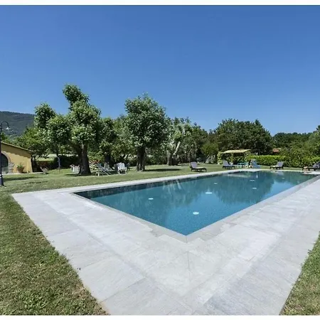 La Ghiandaia Comfortable Villa *