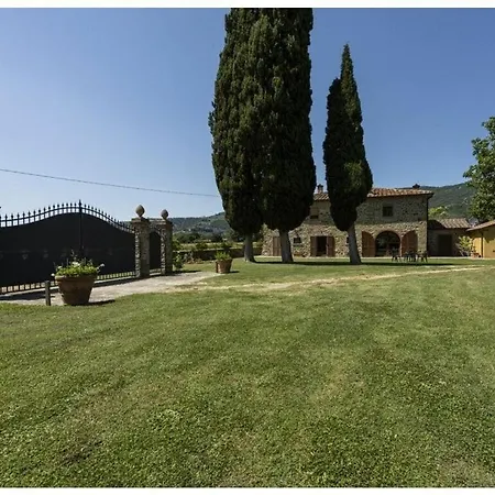 La Ghiandaia Comfortable Villa *